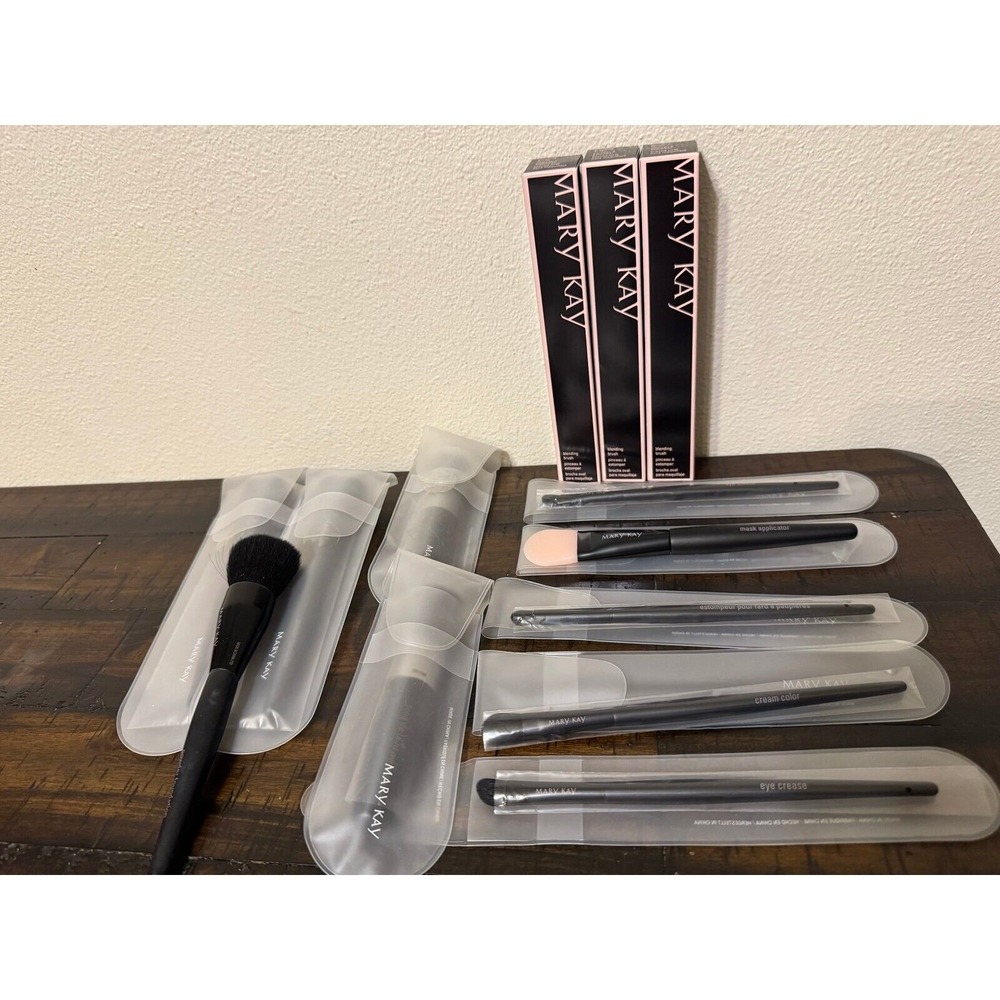 NEW Mary Kay makeup brushes lot